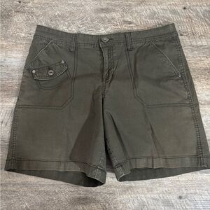 Style & Co by Macy’s Ladies Olive Green Casual Shorts Size 10